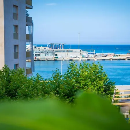 Cozy 4br • Sea Views • Port • Wifi • A/c