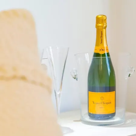 Cozy 4br Sea Views Port Wifi Ac *