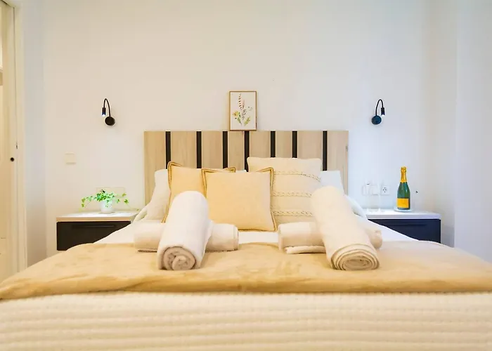 Cozy 4br • Sea Views • Port • Wifi • A/c *