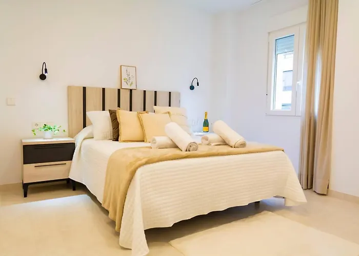 Cozy 4br • Sea Views • Port • Wifi • A/c דירה דניה