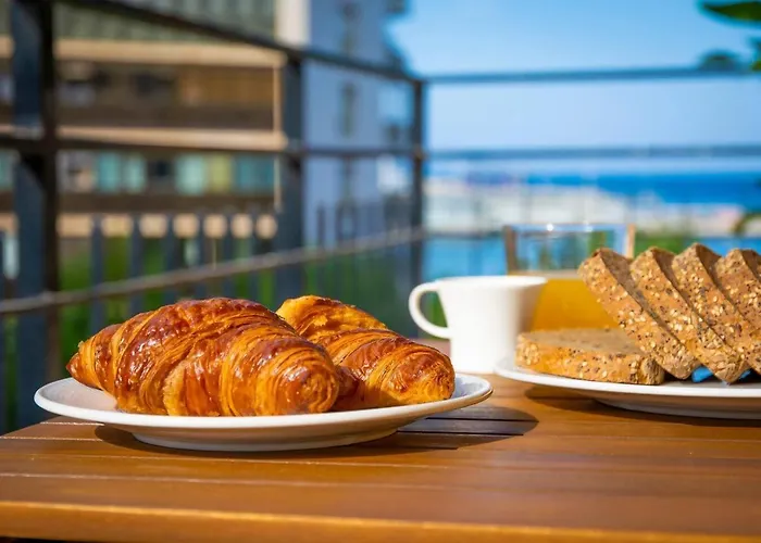 アパート Cozy 4br • Sea Views • Port • Wifi • A/c デニア