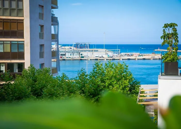 Cozy 4br • Sea Views • Port • Wifi • A/c