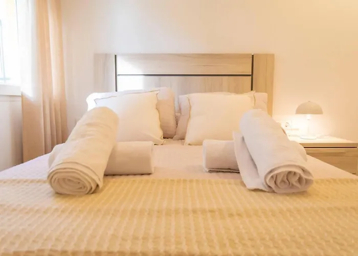 Cozy 4br • Sea Views • Port • Wifi • A/c דניה