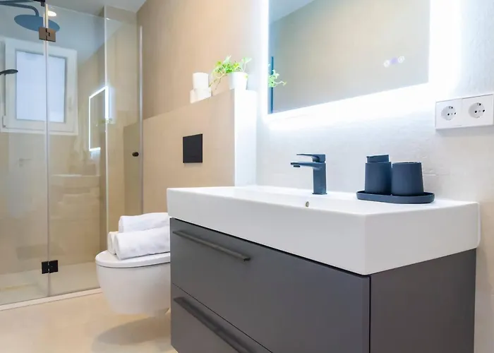 Cozy 4br • Sea Views • Port • Wifi • A/c アパート *