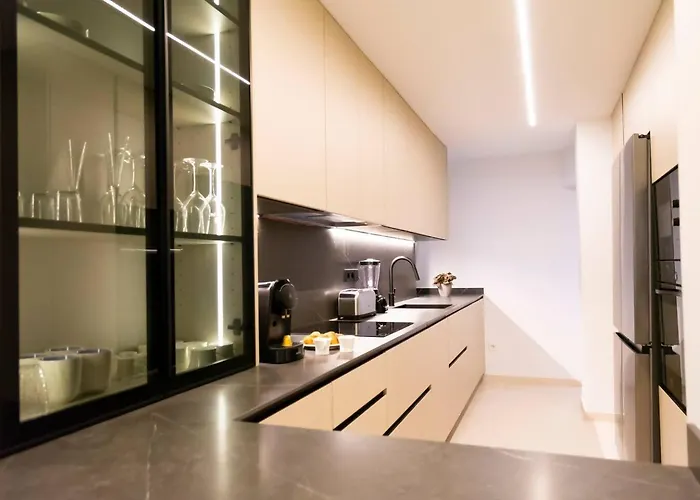 Cozy 4br • Sea Views • Port • Wifi • A/c *