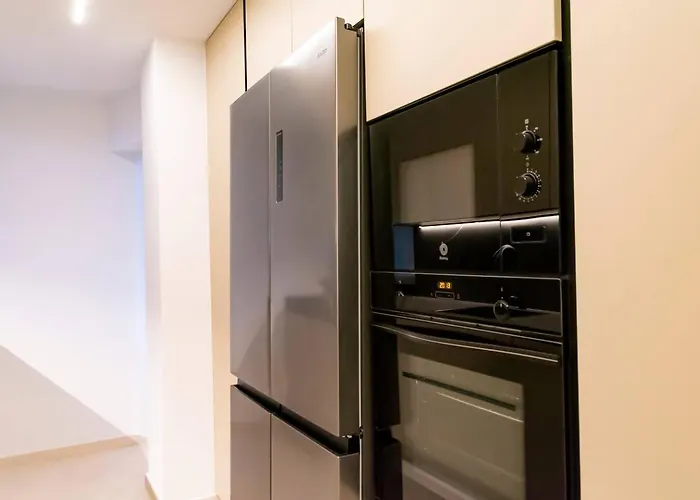 דירה Cozy 4br • Sea Views • Port • Wifi • A/c *