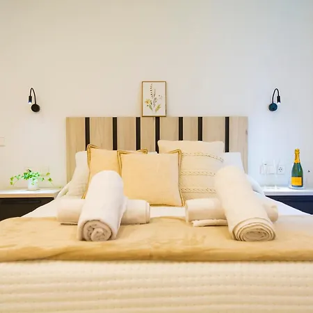 Cozy 4br Sea Views Port Wifi Ac *