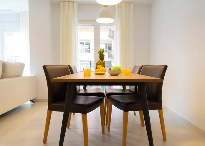 Cozy 4br • Sea Views • Port • Wifi • A/c