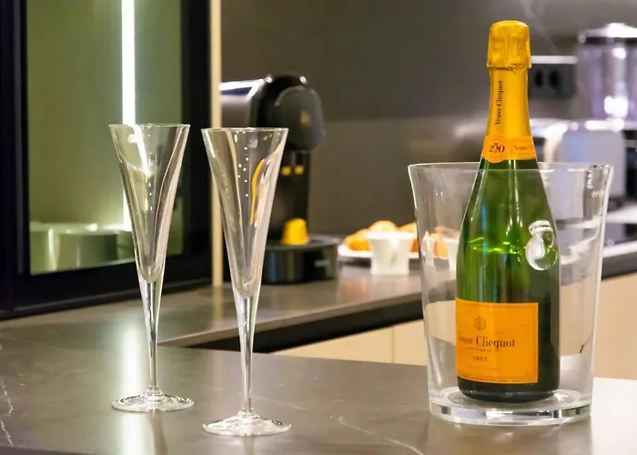 Апартаменти Cozy 4br • Sea Views • Port • Wifi • A/c Денія